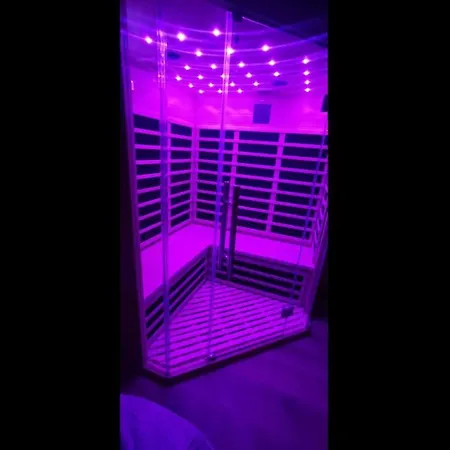 Maison Deco Pop Et Chaleureuse Avec Spa, Sauna Holiday home *
