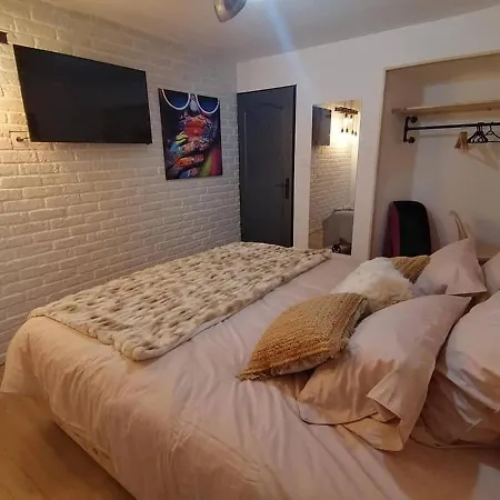 Holiday home Maison Deco Pop Et Chaleureuse Avec Spa, Sauna Calais