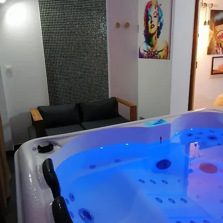 Maison Dco Pop Et Chaleureuse Avec Spa, Sauna بيت للعطل *