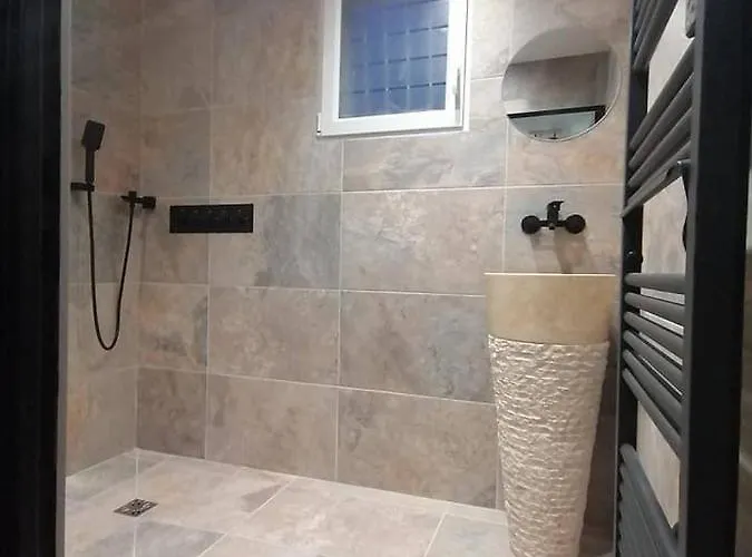 Maison Dco Pop Et Chaleureuse Avec Spa, Sauna
